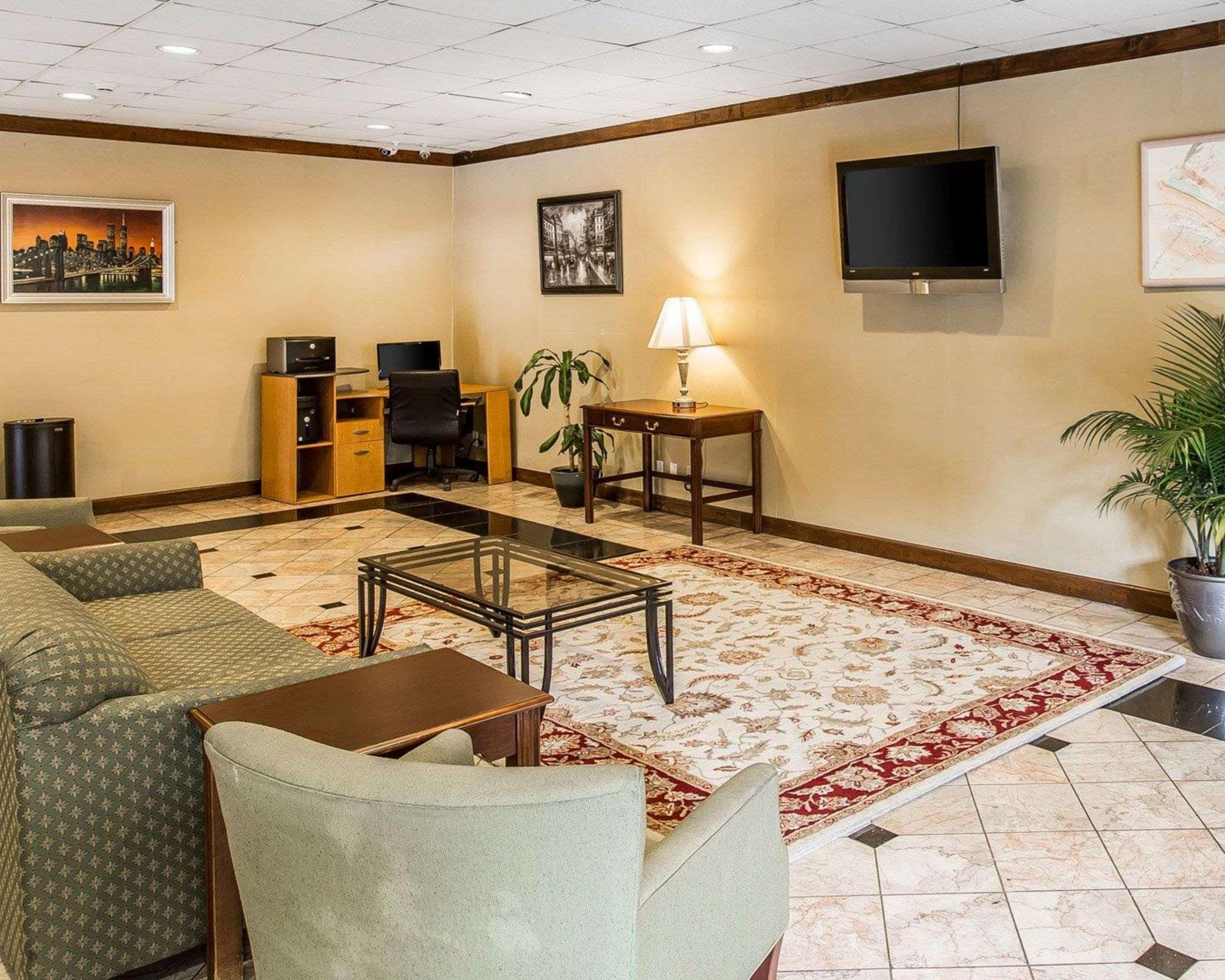 Quality Inn & Suites Conference Center Statesboro Historic District Exterior foto